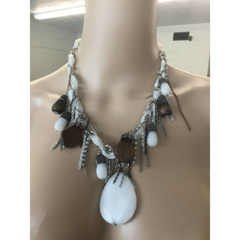 Chico’s Brown and White Necklace